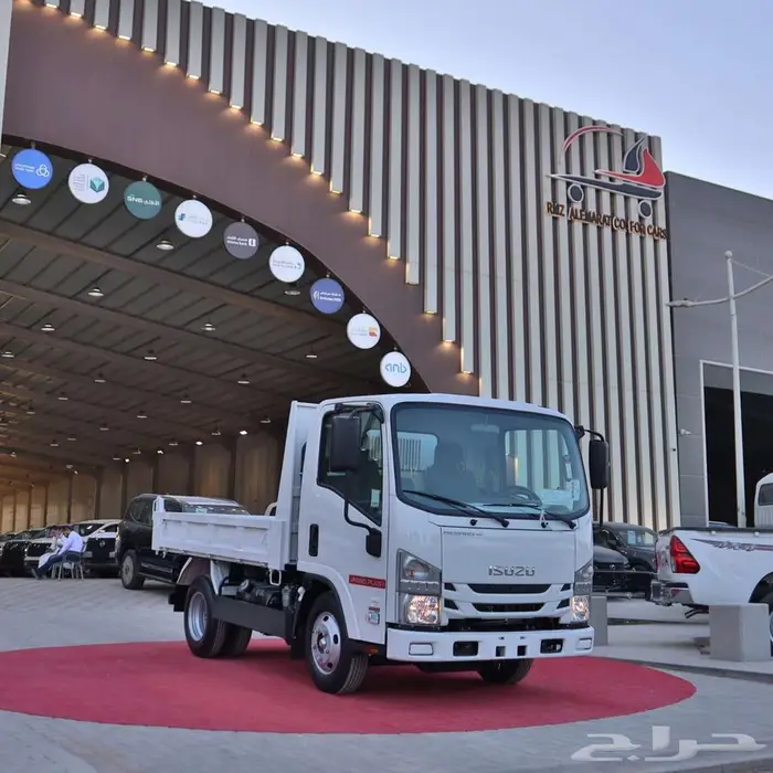 ايسوزو قلاب 2025 3 طن ياباني بسعر منافس 16