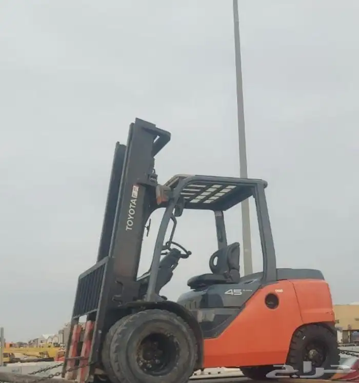 فوركلفت forklifts رافعة شوكية للايجار 2