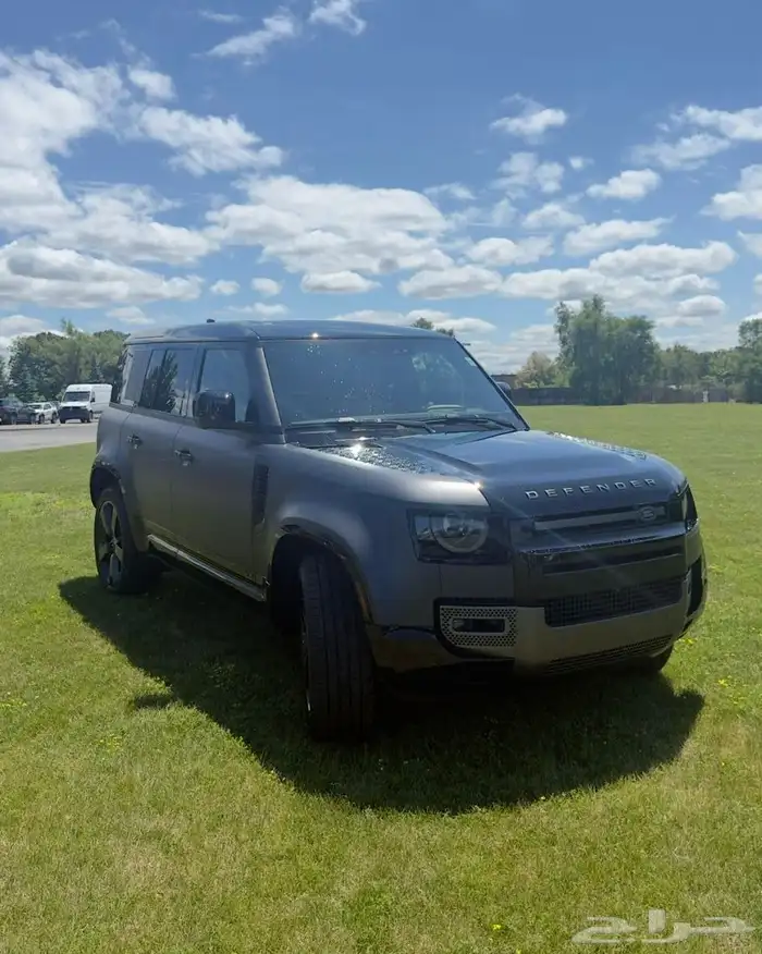للبيع ديفندر 2025 - V8 - 525 شبه اصفار وارد كندا 2