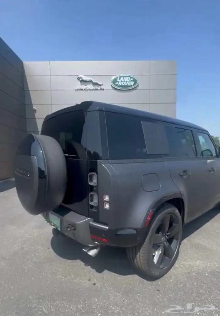 للبيع ديفندر 2025 - V8 - 525 شبه اصفار وارد كندا 1