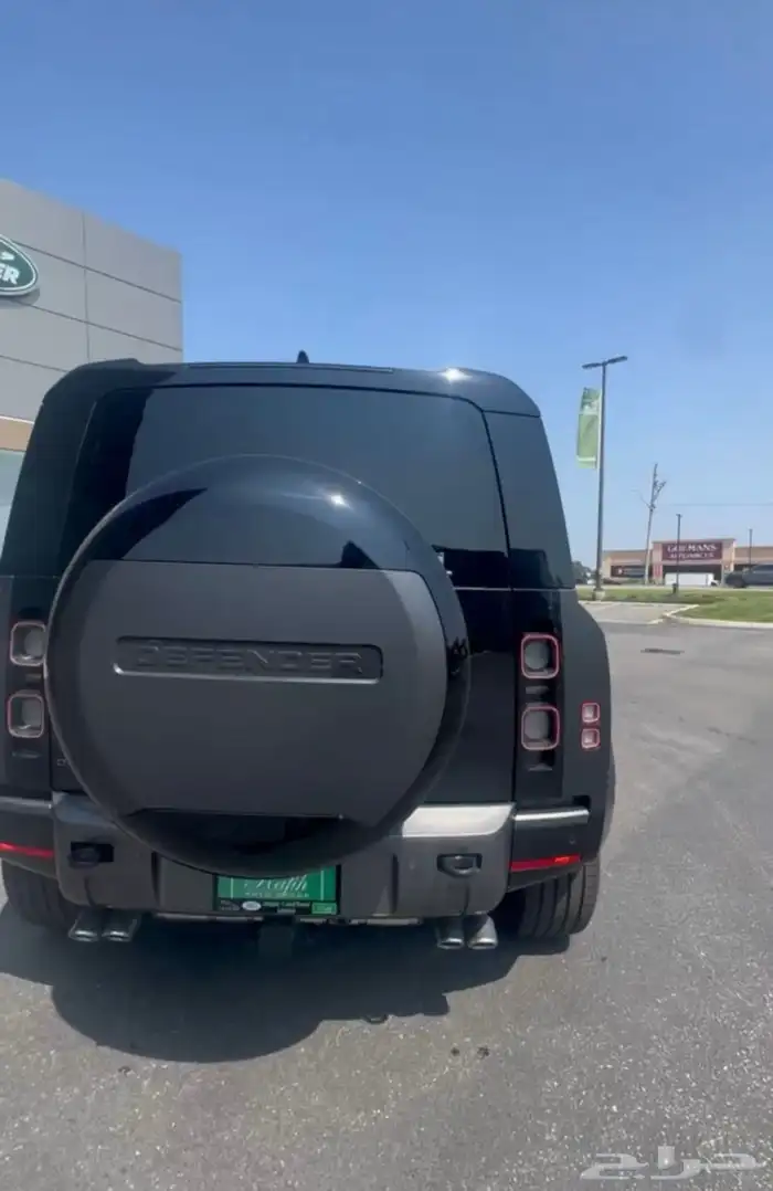 للبيع ديفندر 2025 - V8 - 525 شبه اصفار وارد كندا 4