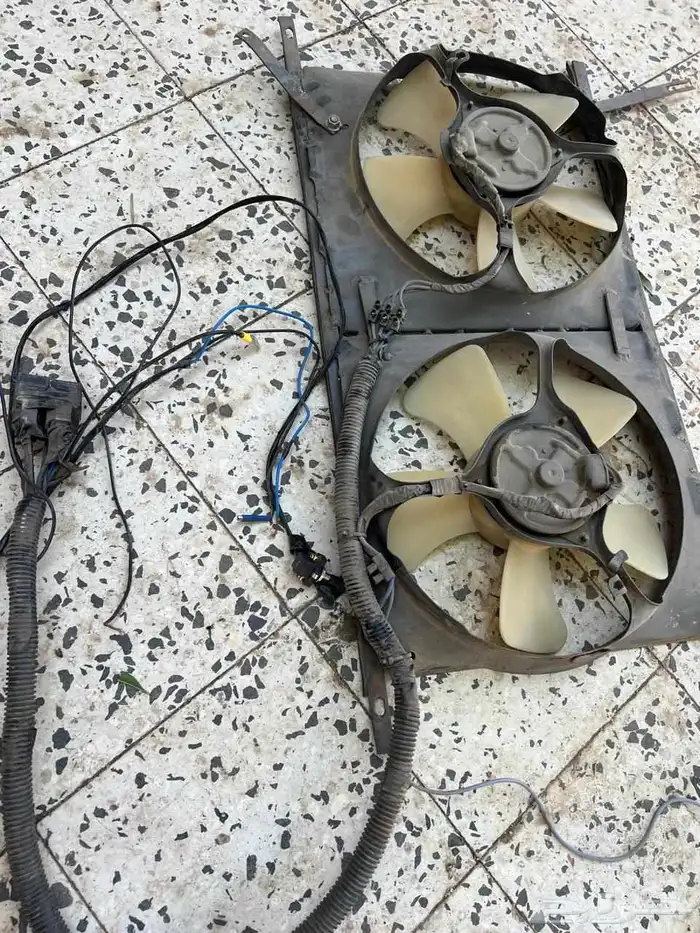 مراوح لومينا كانت راكبه على هايلوكس 1