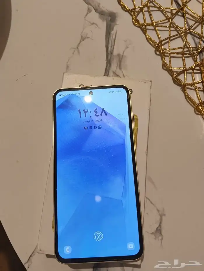 للبيع جلكسيA55الذاكره128الرام8بكرتونه واغراضه استخدام 5ساعات 2