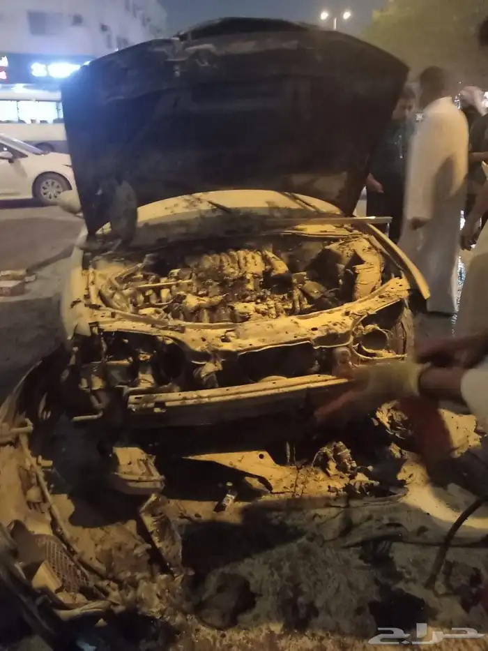 سيارة تشليح تسببت لحريق من الامام كما موضح في الصوره 0