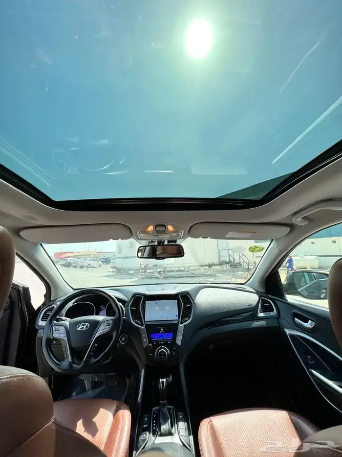 Hyundai Santa Fe 2015 AWD full options. 1