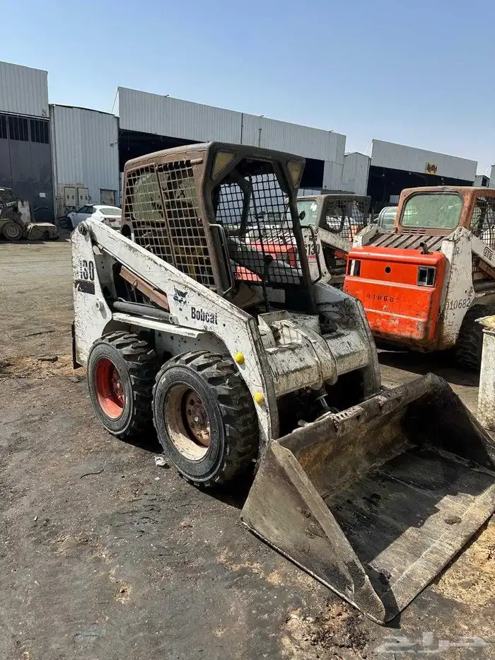 بوبكات الايجار شيول صغير 0