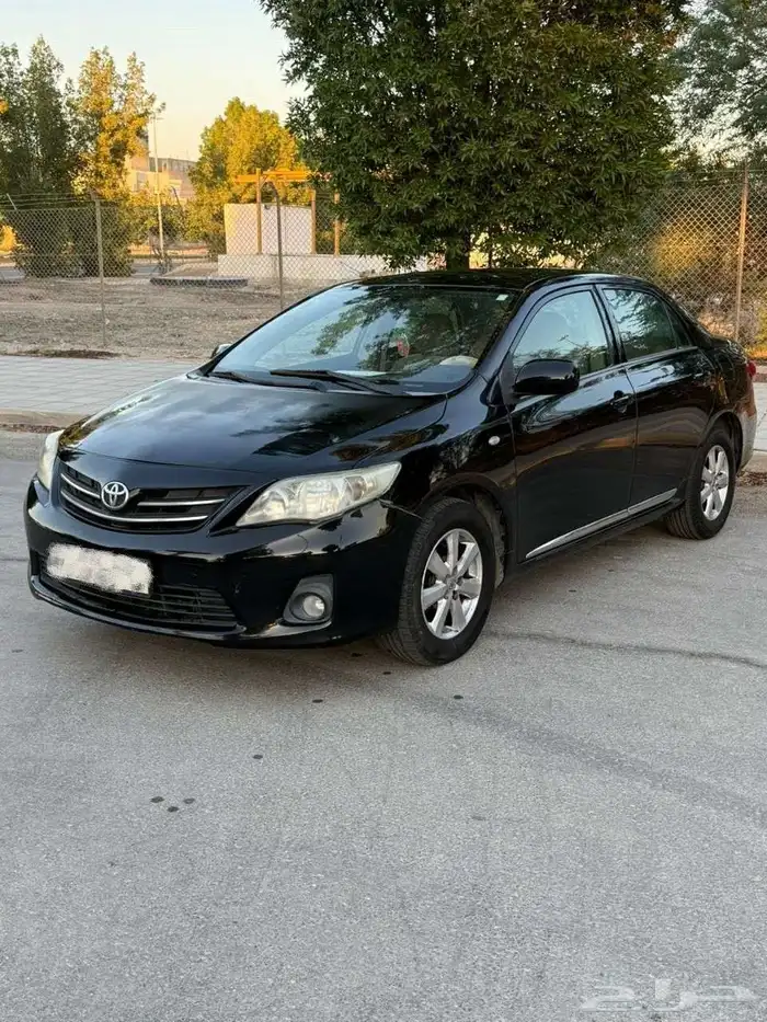 للبيع كورولا 2011 اوتماتيك 6