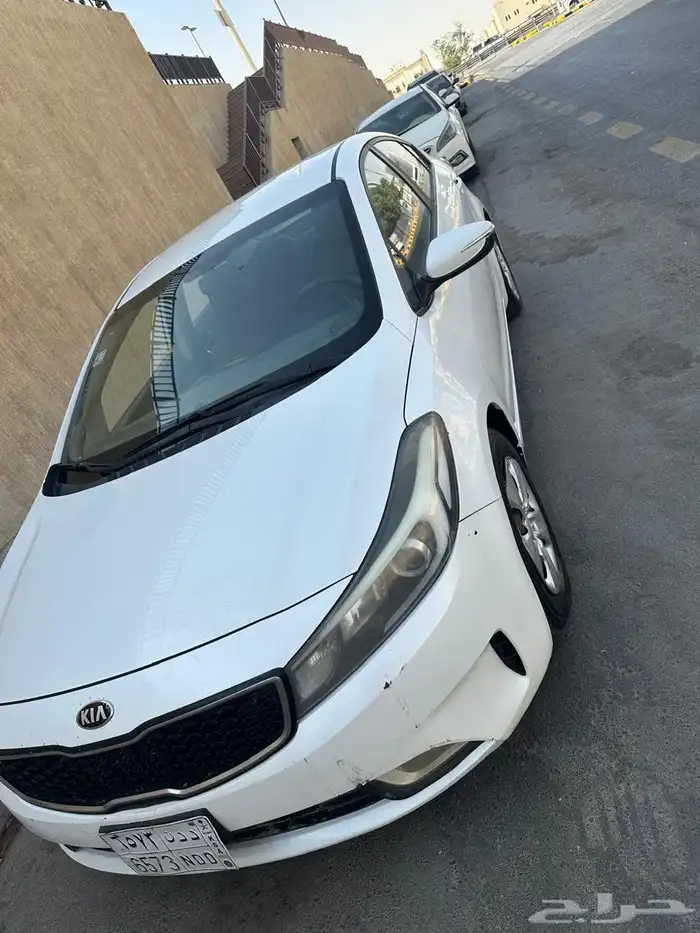 للبيع سيارة كيا سيراتو موديل 2017 مشيه 170الف 7