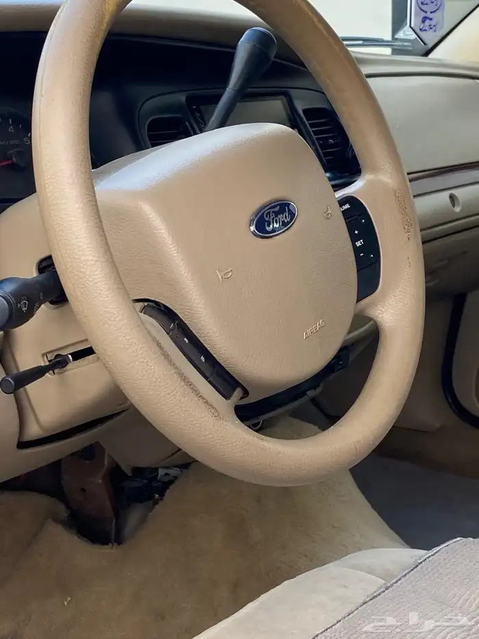 كروان فكتوريا فورد 2011 12