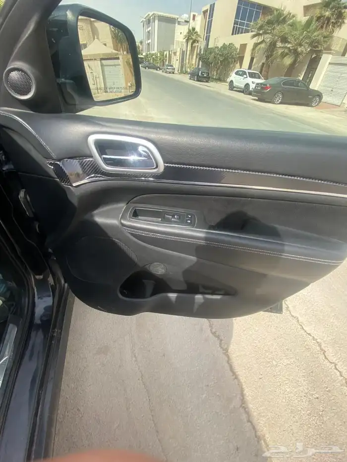 جيب srt للبيع 17