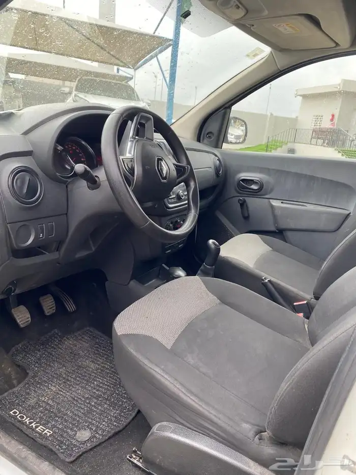 فان نقل بضائع رينو 4