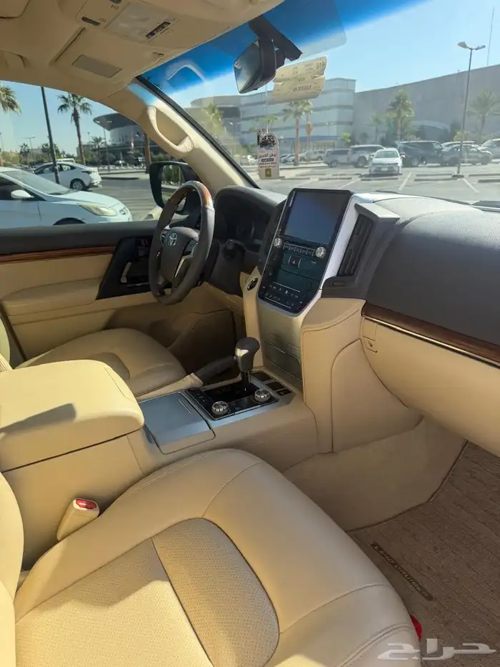 تويوتا لاندكروزر 2017 GXR3 8