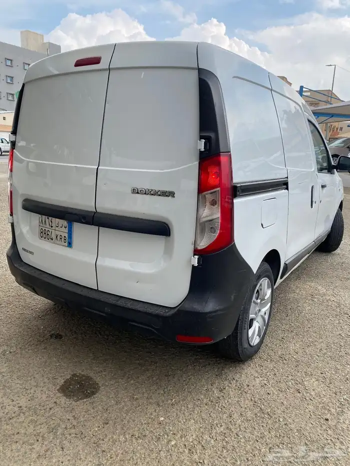 فان نقل بضائع رينو 2