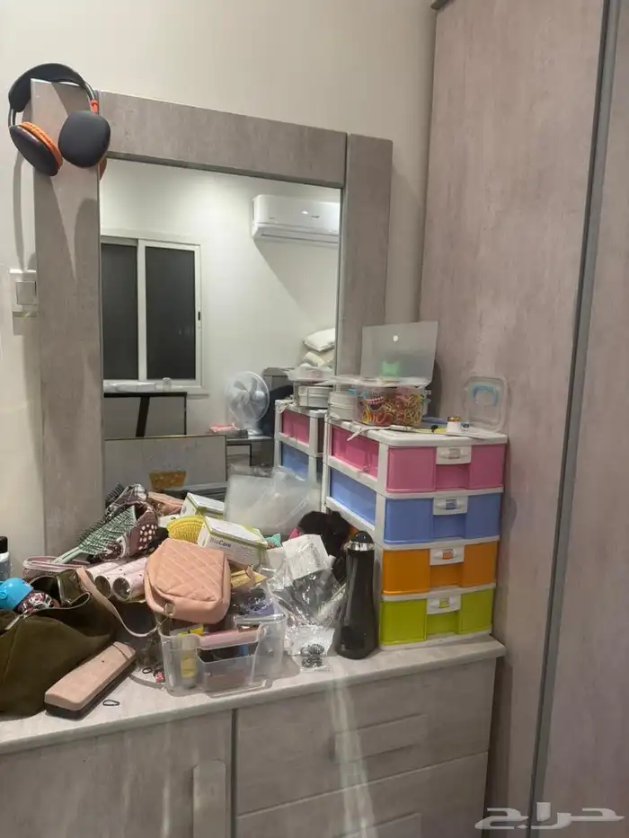 للبيع غرفة نوم وكنب حرف وصاوله 5