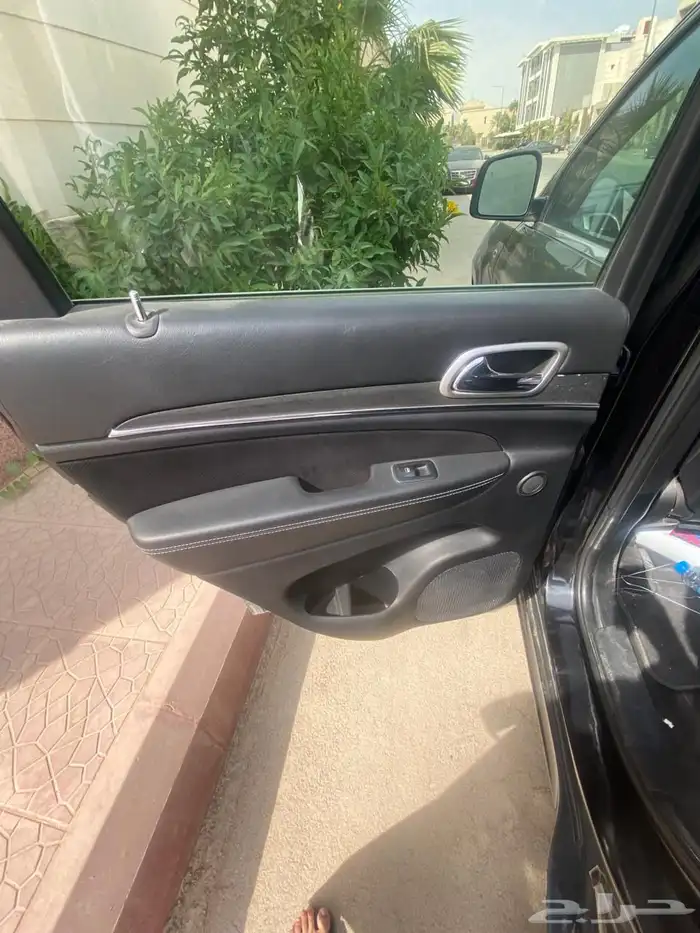 جيب srt للبيع 8