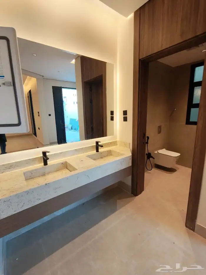 فله نص ارض للبيع حي الفلاح 1