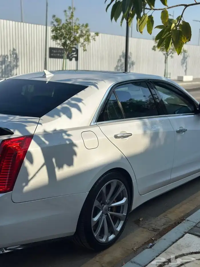 للبيع كاديلاك CTS V 16