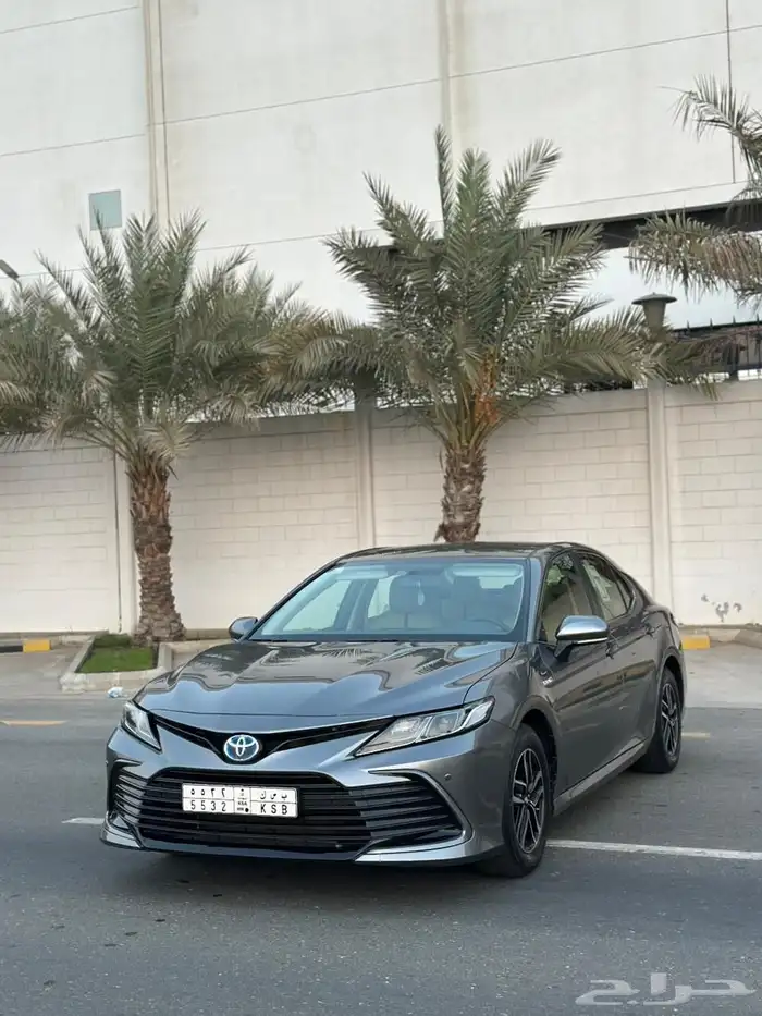 تويوتا كامري 2023 LE هايبرد 2