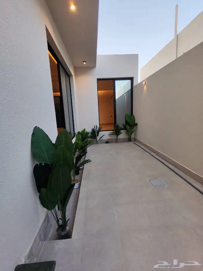 فله نص ارض للبيع حي الفلاح 7