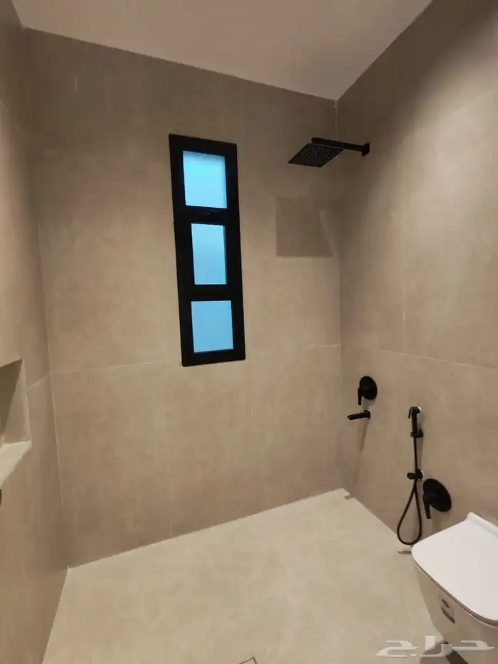 فله نص ارض للبيع حي الفلاح 4