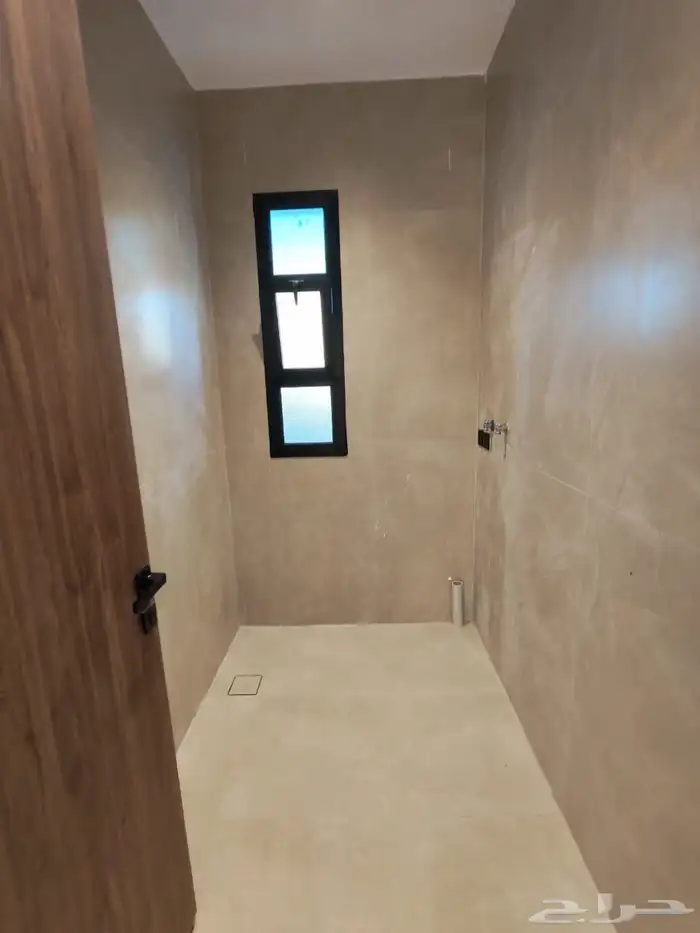 فله نص ارض للبيع حي الفلاح 11