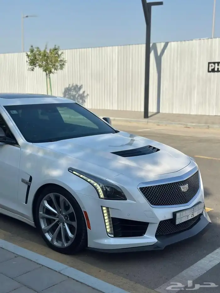 للبيع كاديلاك CTS V 4