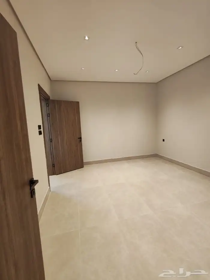 فله نص ارض للبيع حي الفلاح 3