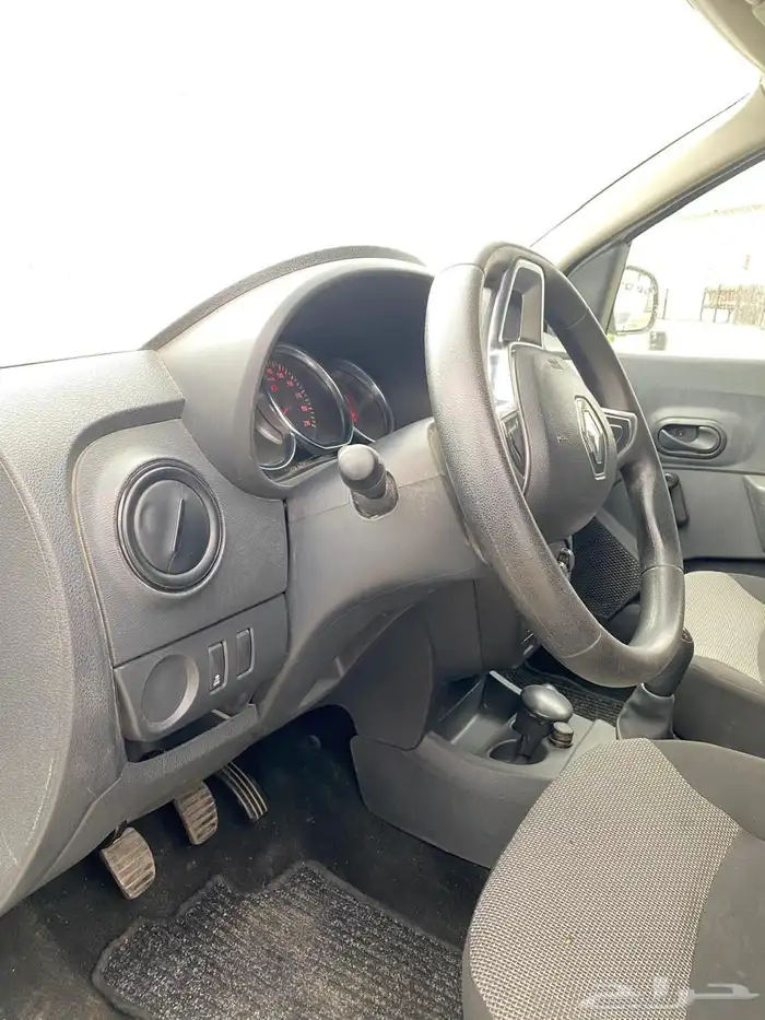 فان نقل بضائع رينو 3