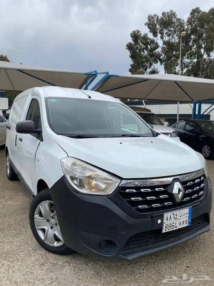 فان نقل بضائع رينو 0