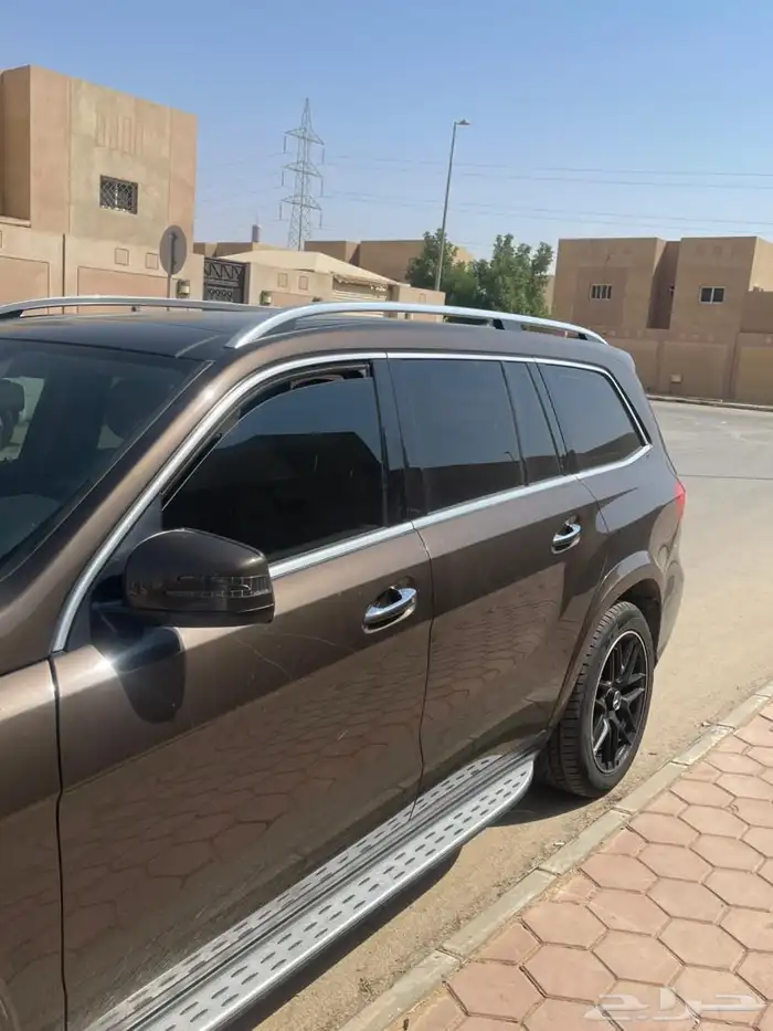 جيب مرسيدس GL500 موديل 2015 يحمل لوحة مميزة 3