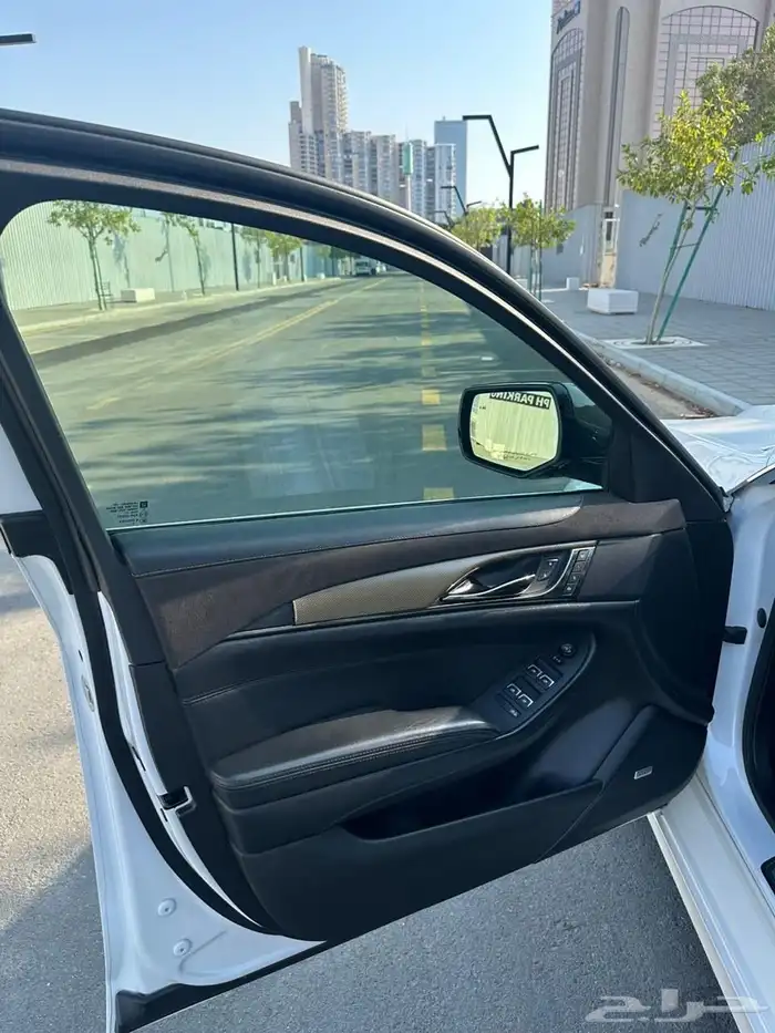 للبيع كاديلاك CTS V 13