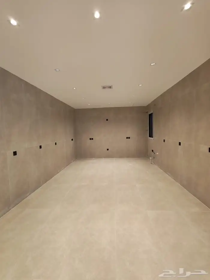 فله نص ارض للبيع حي الفلاح 17