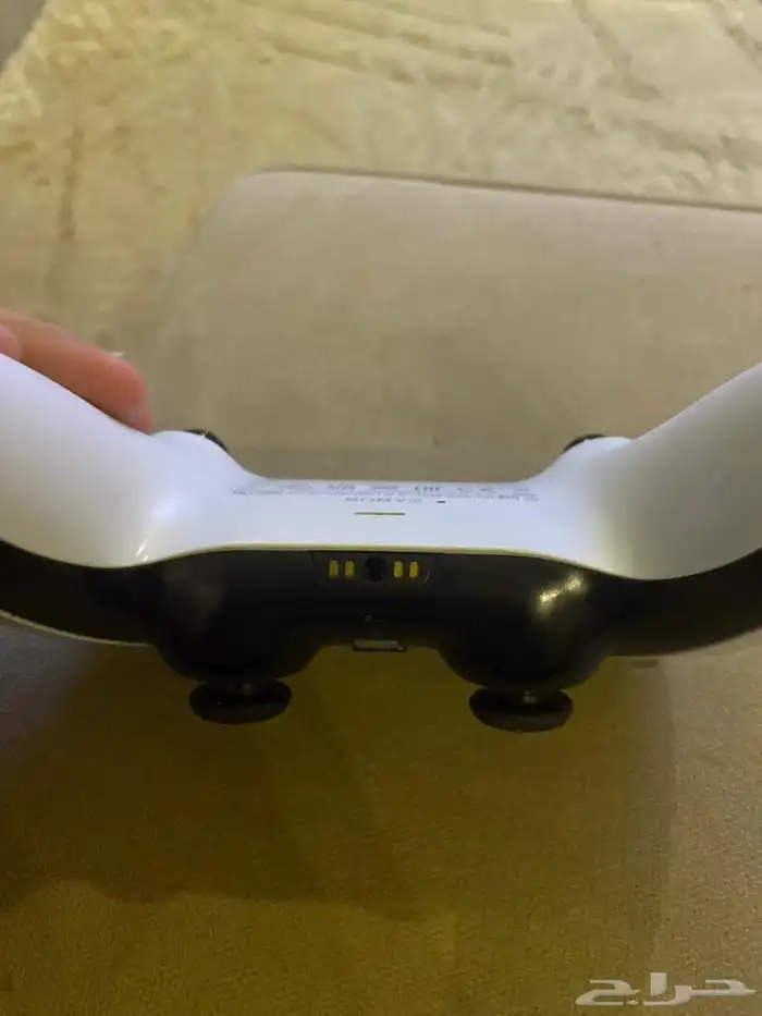 يد سوني فايف مافيها اي مشاكل سبب البيع محتاج فلوس 3