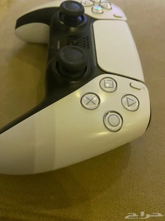 يد سوني فايف مافيها اي مشاكل سبب البيع محتاج فلوس 2