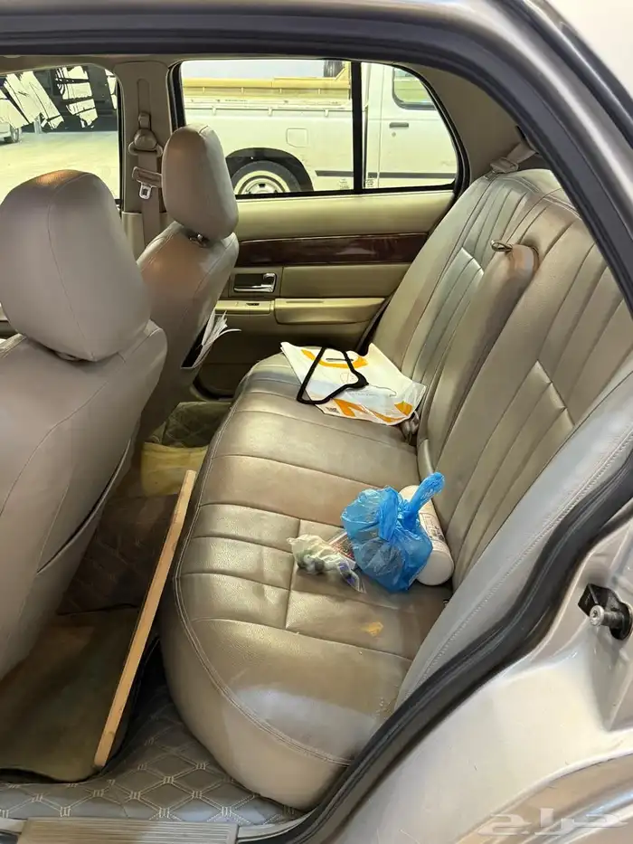 فورد قراند ماركيز 2010 8