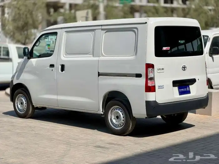 تويوتا لايت إيس 2025 فان بضاعه قير عادي و أوتوماتيك بنزين 2
