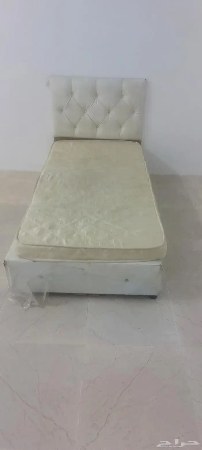 اتنين سرير نفر واحد حاله كويسه بالمرتبه 0