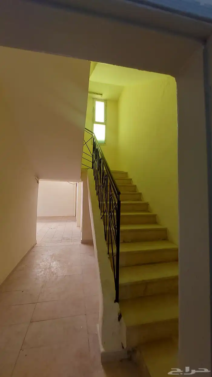عماره دور وشقتين بحي المطار حائل 5
