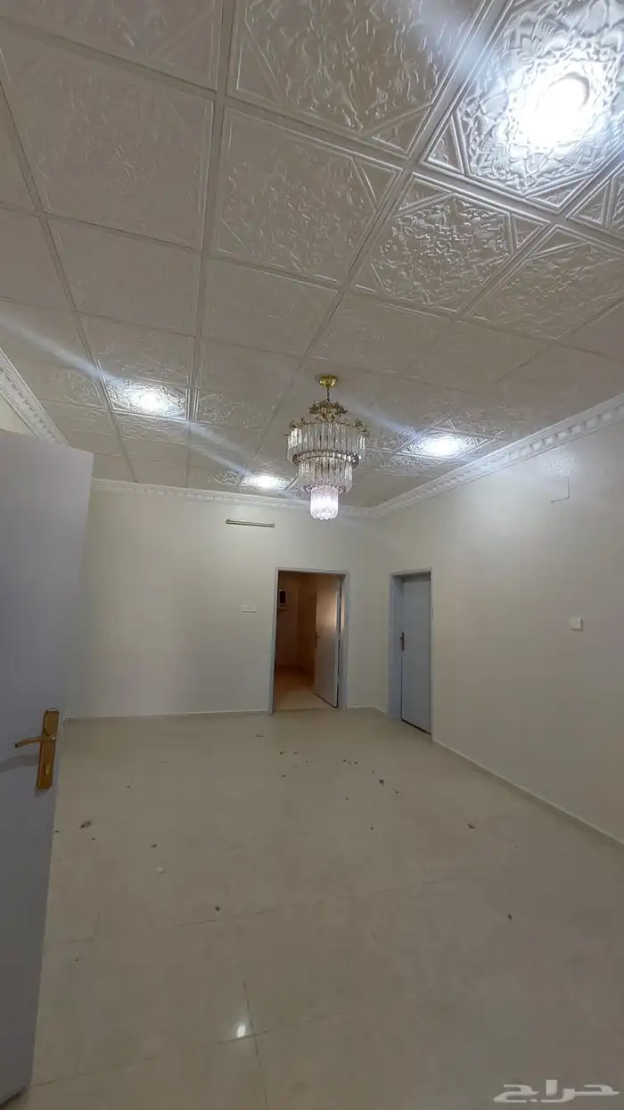 عماره دور وشقتين بحي المطار حائل 4