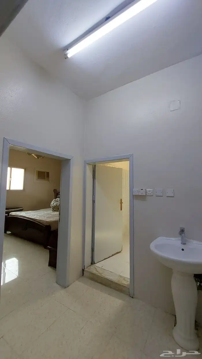 عماره دور وشقتين بحي المطار حائل 9