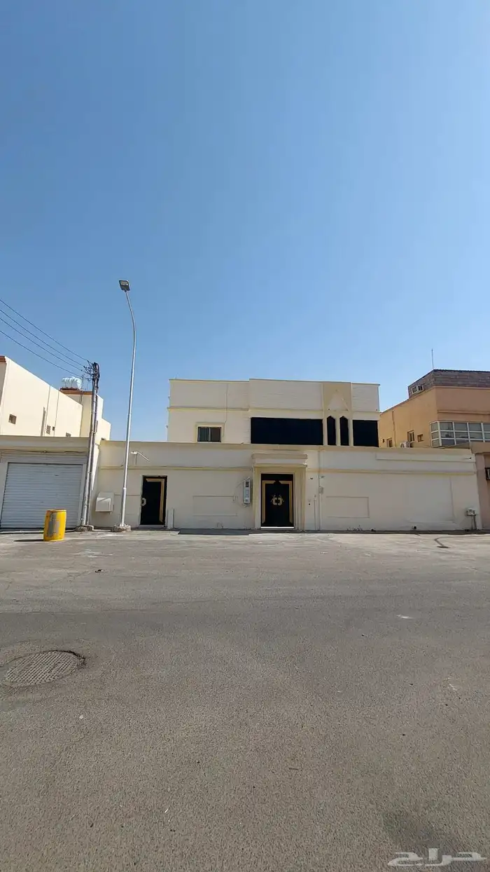 عماره دور وشقتين بحي المطار حائل 0