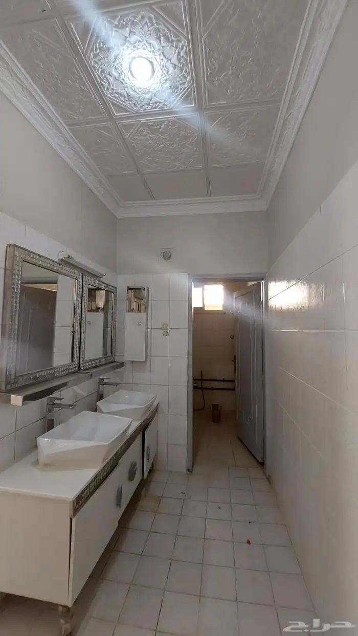 عماره دور وشقتين بحي المطار حائل 3