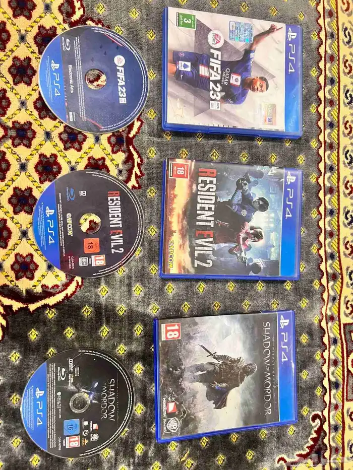 اشرطه وعطر وكتاب ونظارات ليليه 0