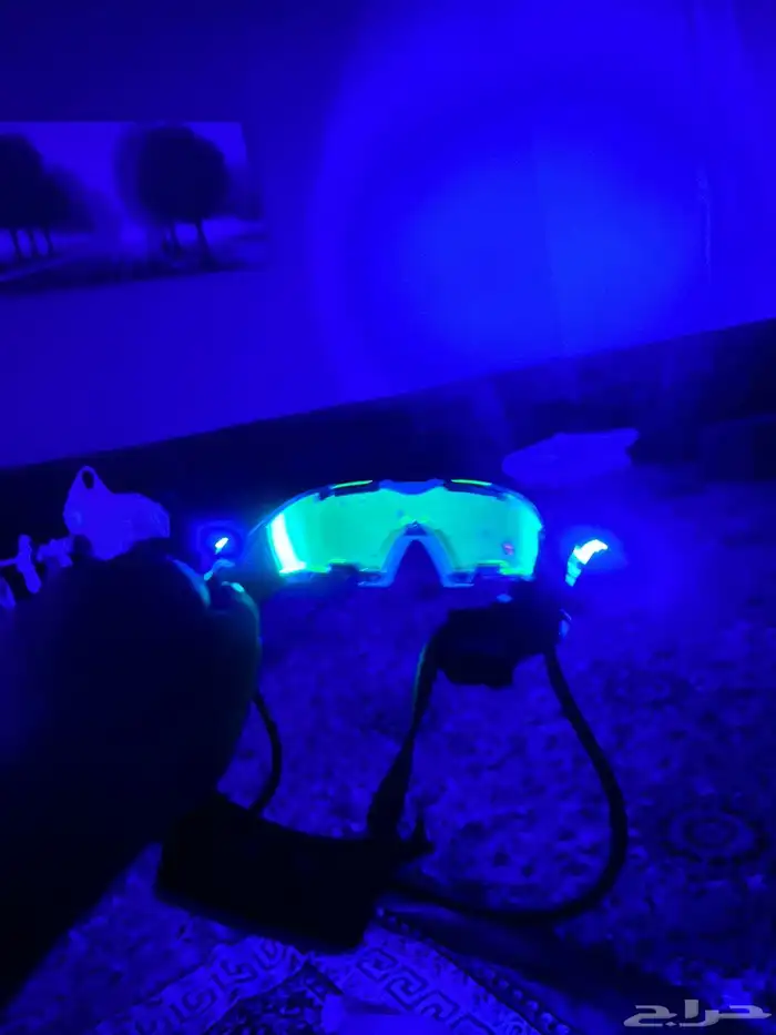 اشرطه وعطر وكتاب ونظارات ليليه 7