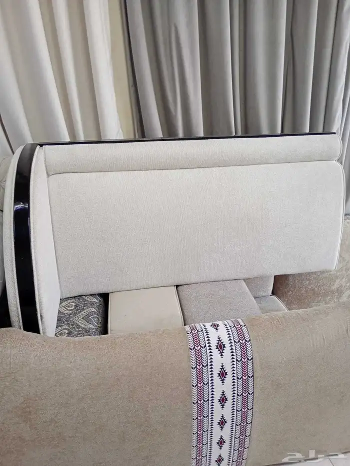 تفصيل وتنجيد احدث موديلات الكنب والستائر والمجالس 1