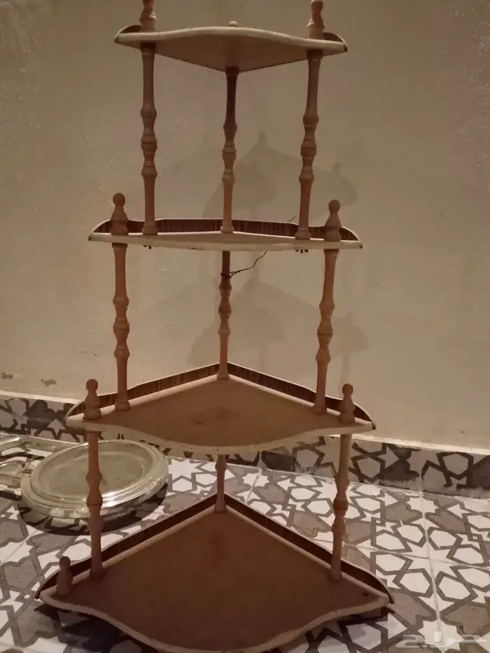 قاعدة ركن تراثية قديمة وساعة بندول كلاسيكيه 2