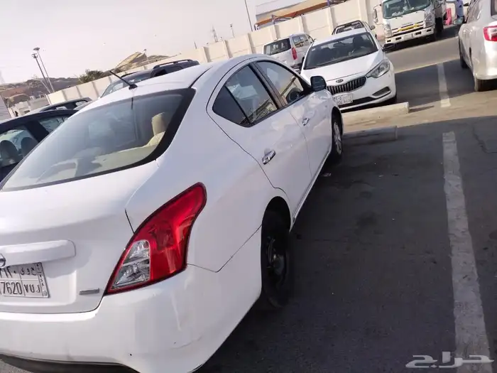 للبيع صني نيسان 2016بودي بلاده فيه رفرفر يسار محركات طيبه 4