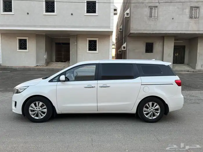 كيا كرنفال 2018 (ديزل 12 ركاب) 2