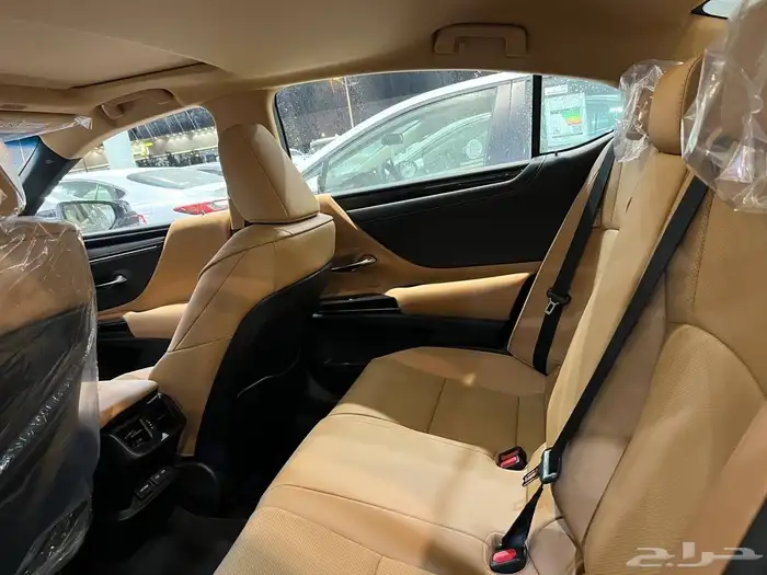 لكزس ES250 AA م 2025 رمادى و اسود 7