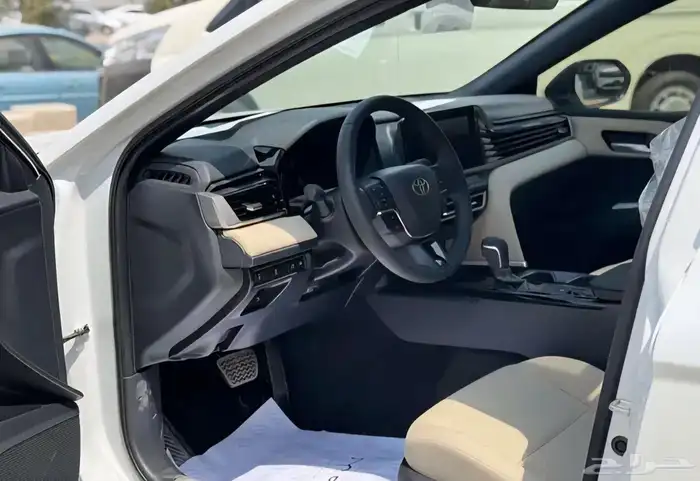 تويوتا كامري Le بنزين 2025 ( ندعم جميع البنوك ) 17